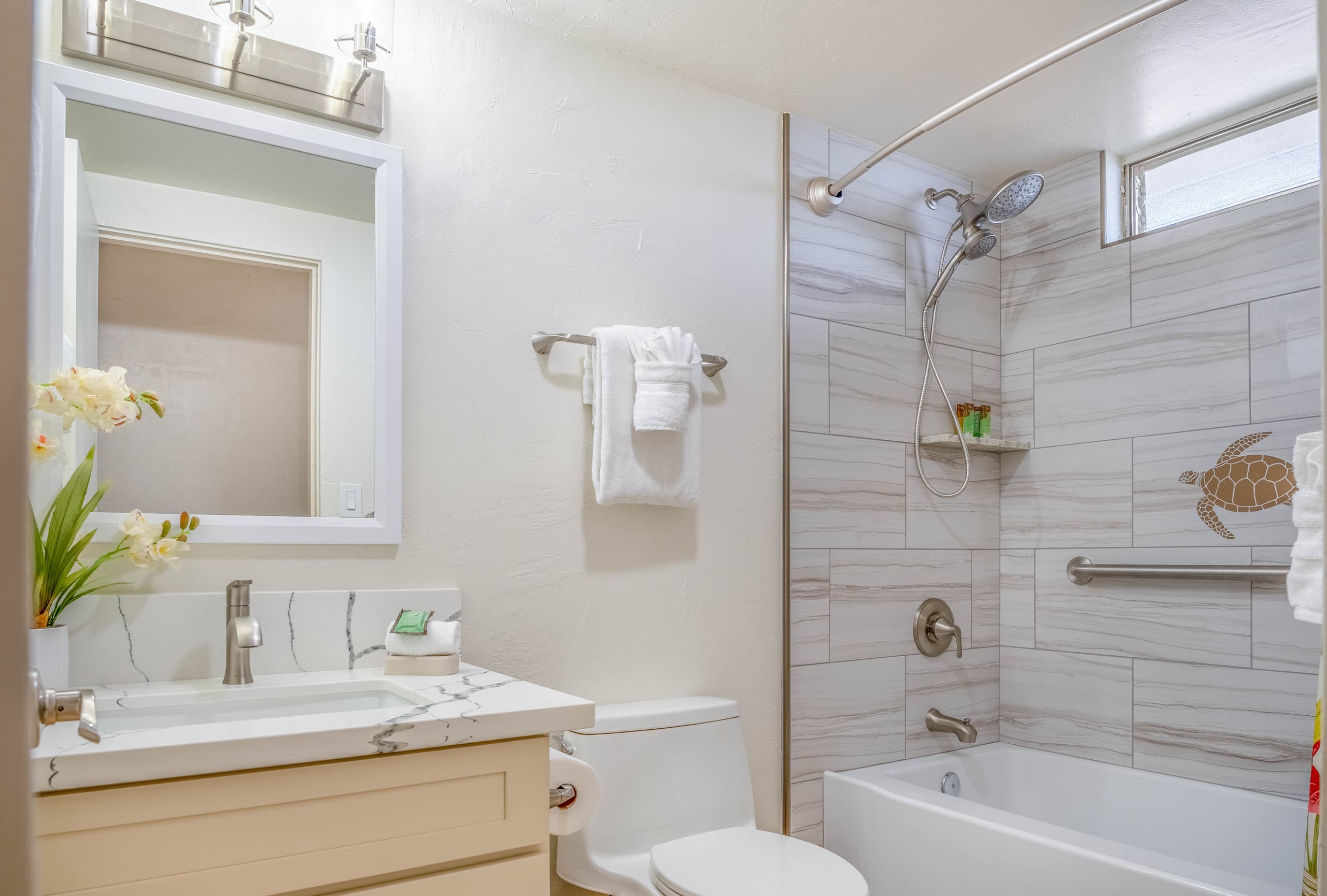 Condo in Kihei · ★4.86 · 1 bedroom · 2 beds · 2 shared baths - Image 18