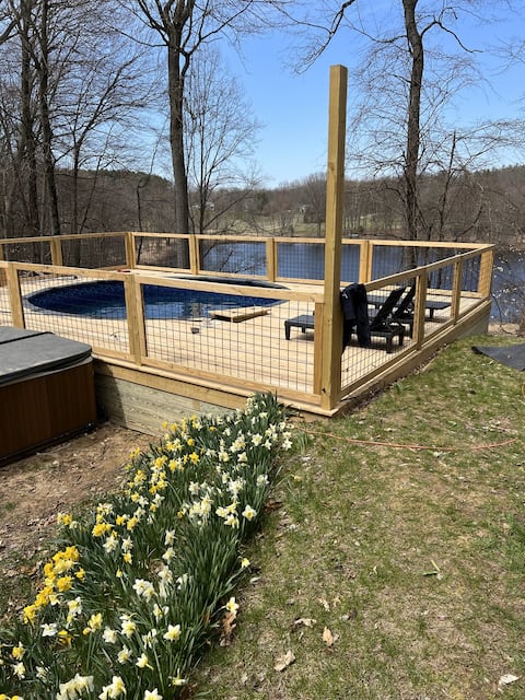 18 acres | Arcades | Heated Pool | Hot Tub | Pond