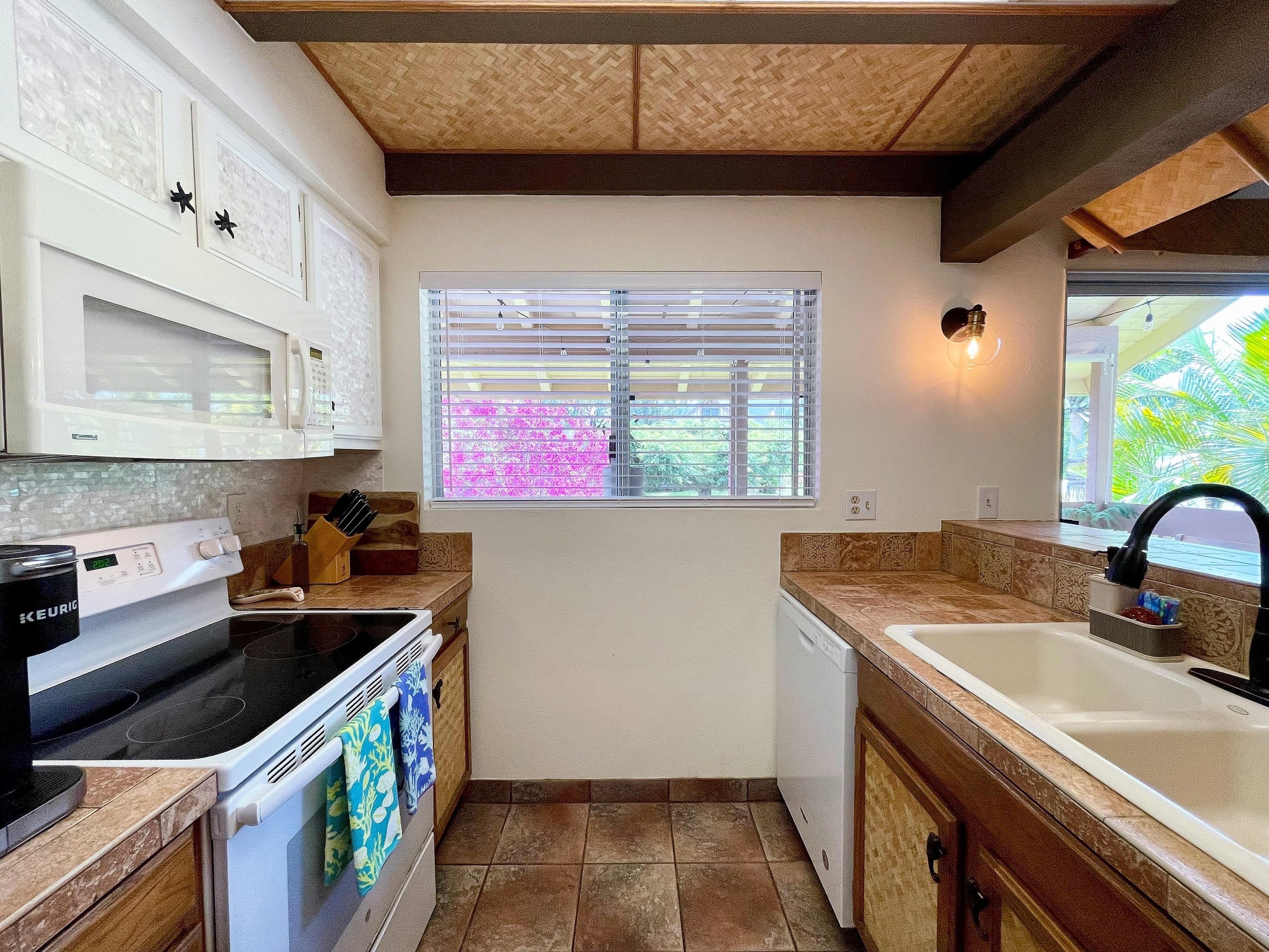 Beautiful Condo with Loft, Spacious Patio and A/C - Photo 13