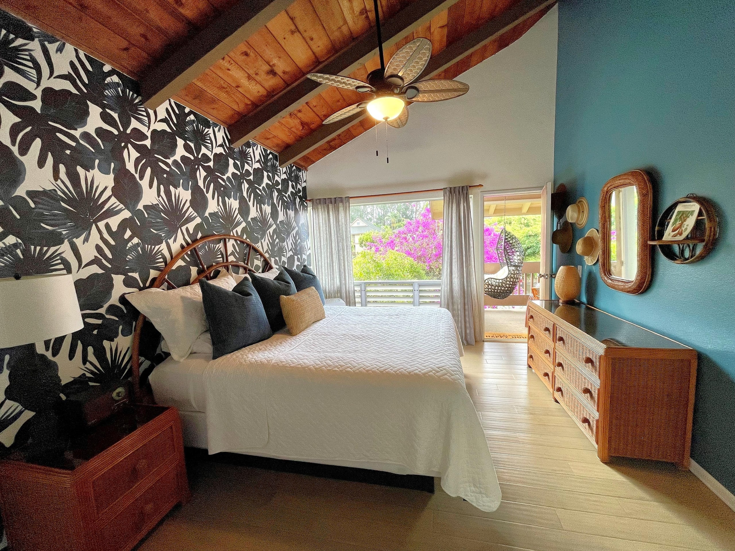 Beautiful Condo with Loft, Spacious Patio and A/C - Photo 14