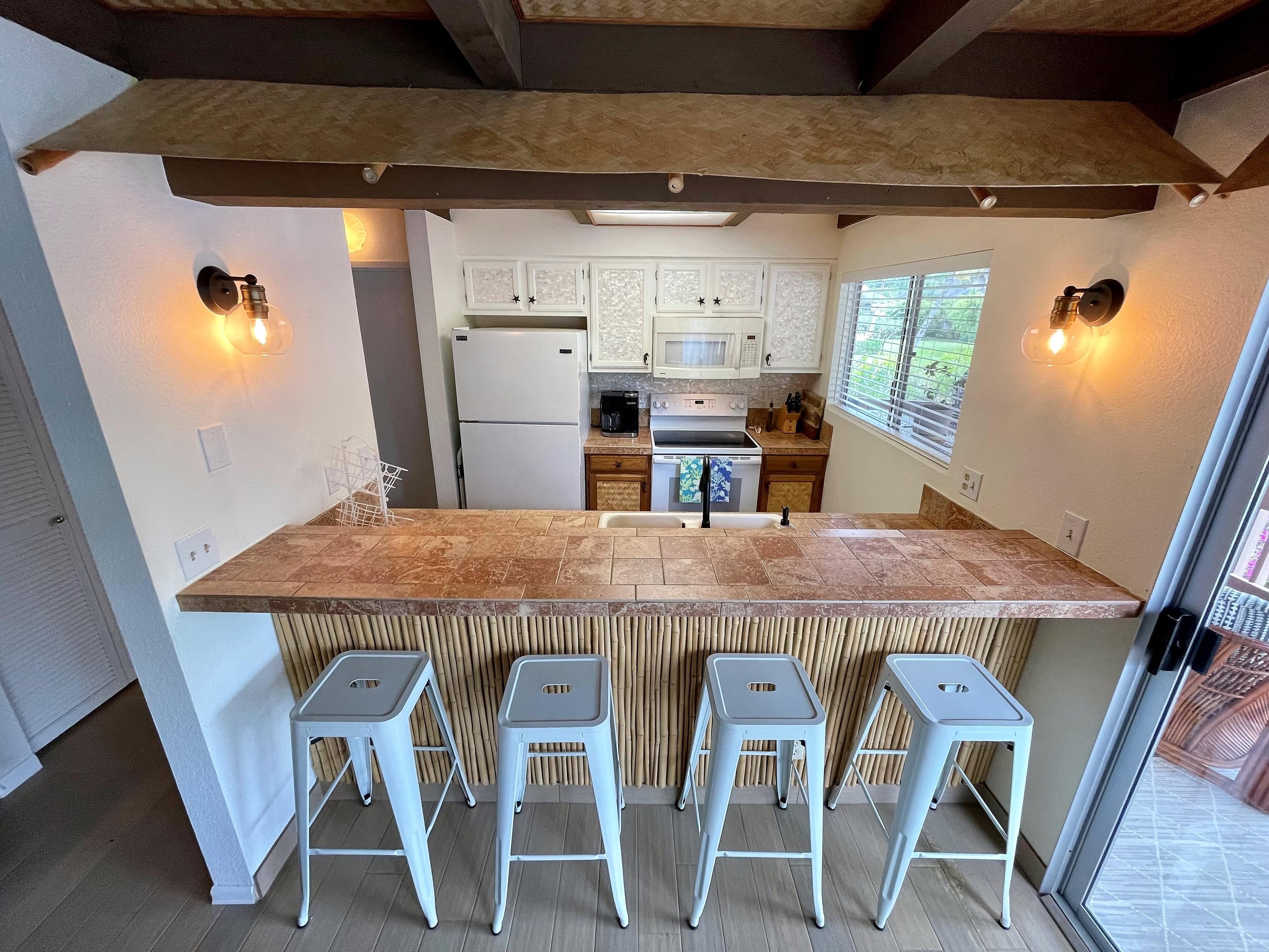 Beautiful Condo with Loft, Spacious Patio and A/C - Photo 10