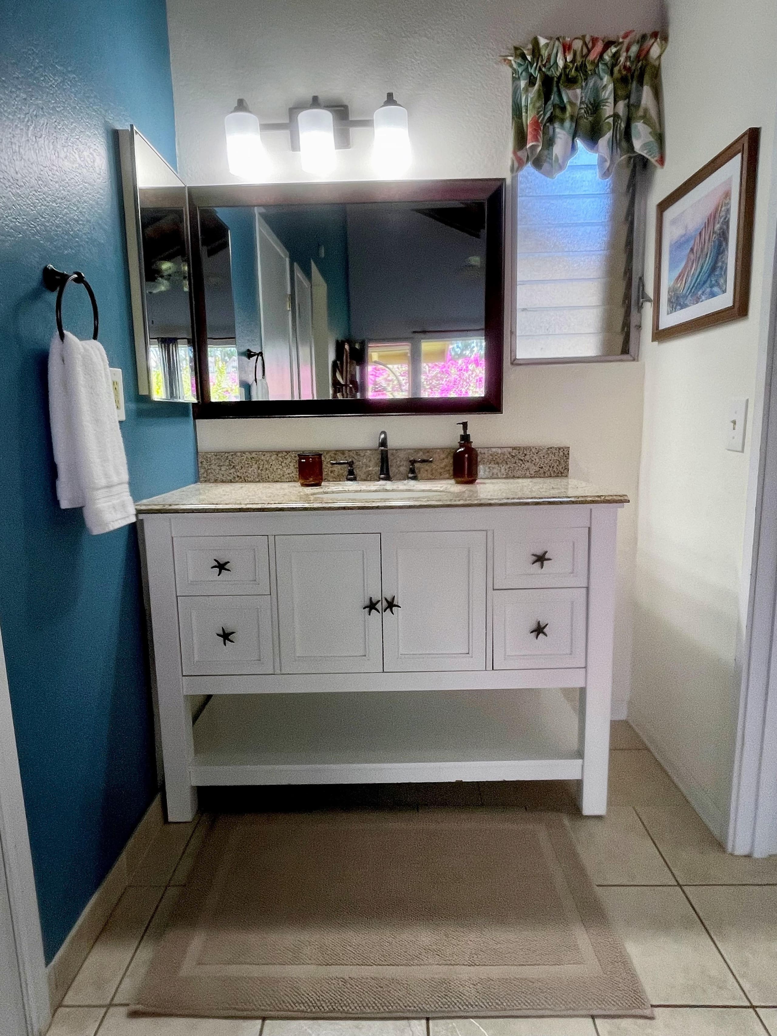 Beautiful Condo with Loft, Spacious Patio and A/C - Photo 23