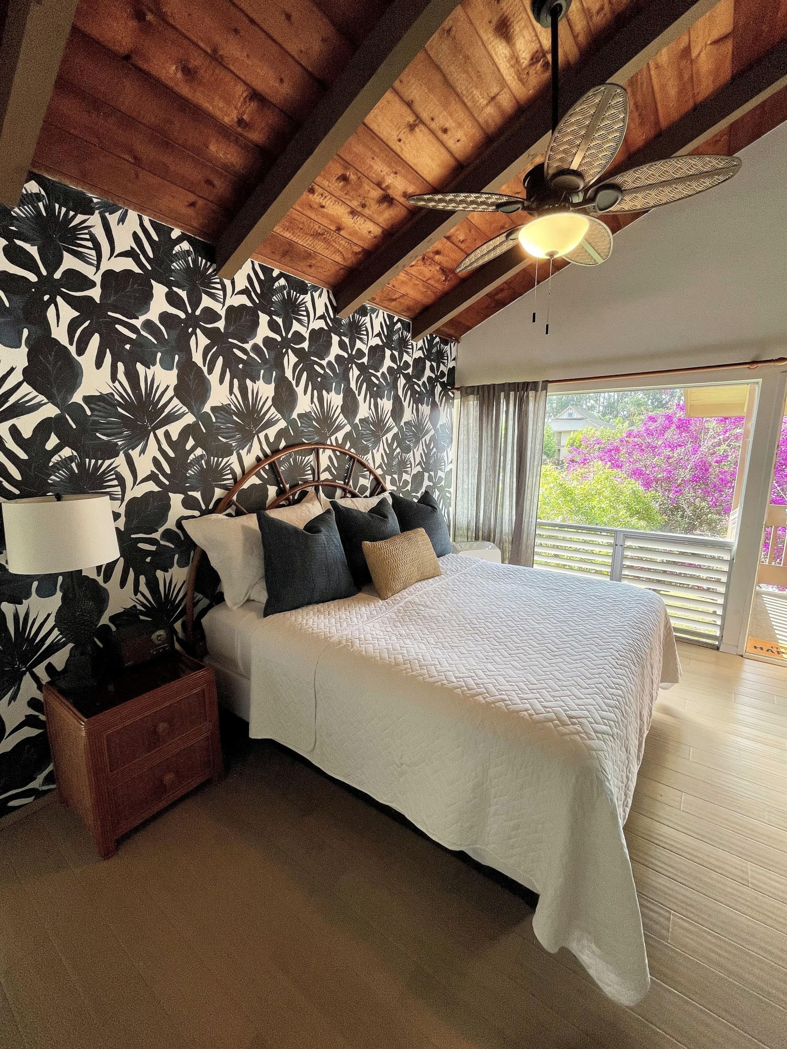 Beautiful Condo with Loft, Spacious Patio and A/C - Photo 15