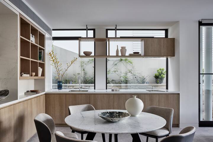 Luxe Retreat – Pool, Spa, Sauna, Gym & Cinema gallery image 4