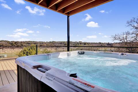 'Lakeshore Haven' Hot Tub! Pet Friendly! Dock!