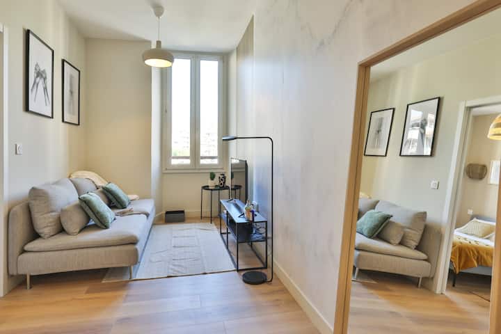 Nice neighborhood Port: Beautiful 2 room Wifi/AC - Apartments for Rent in  Nice, Provence-Alpes-Côte d'Azur, France - Airbnb