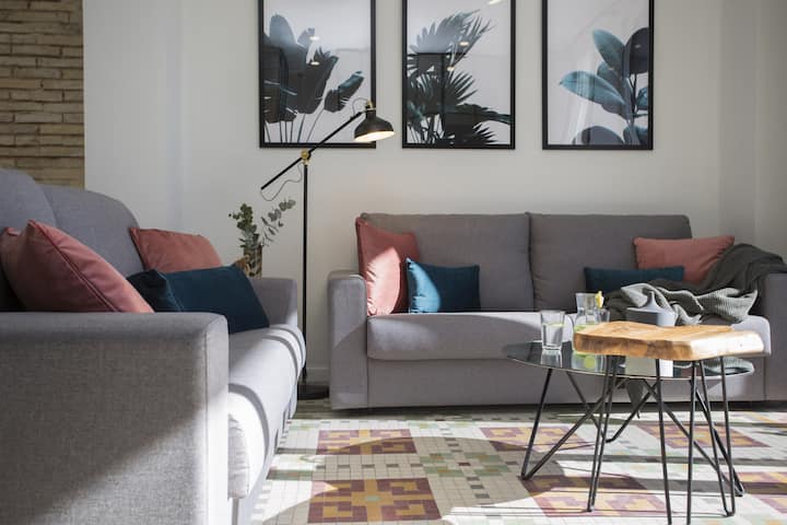 Charming Apartment Facing Central Park - Valencia