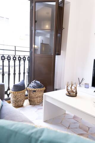 Central and cozy, perfect for getaways gallery image 2