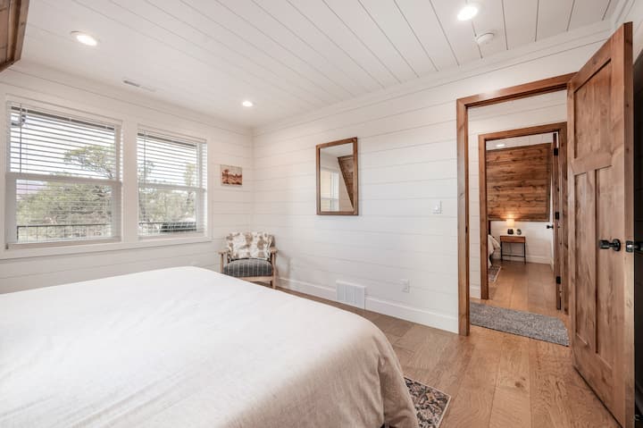 Dormitorio en el nivel principal 2 de la casa Sage