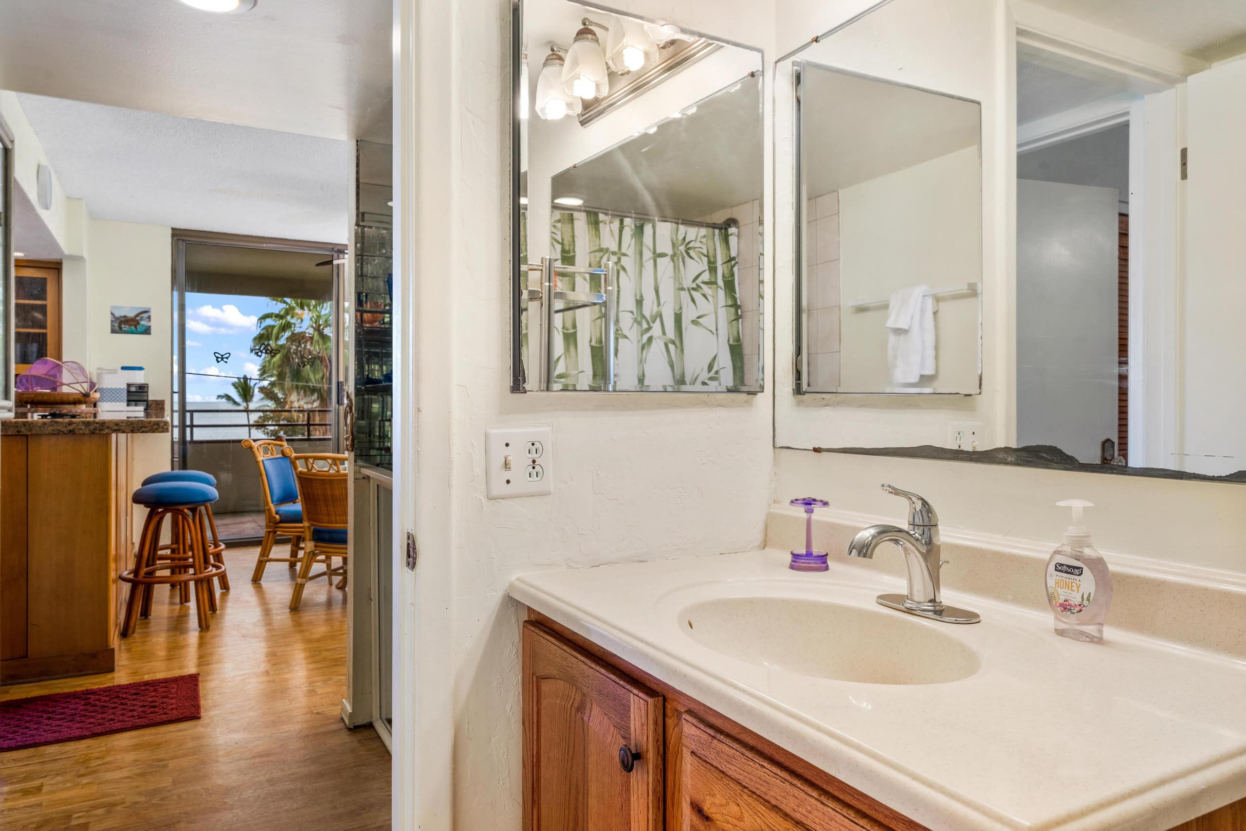 Condo in Kailua-Kona · ★4.64 · 2 bedrooms · 4 beds · 2 shared baths - Image 24
