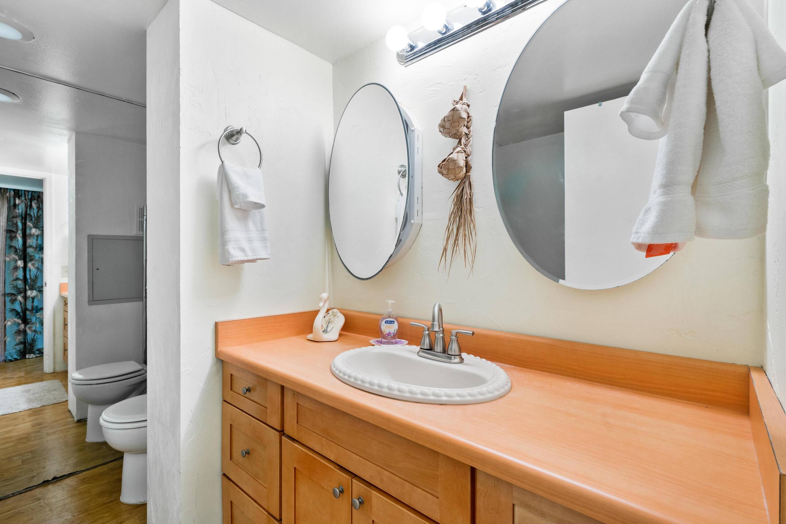 Condo in Kailua-Kona · ★4.64 · 2 bedrooms · 4 beds · 2 shared baths - Image 22