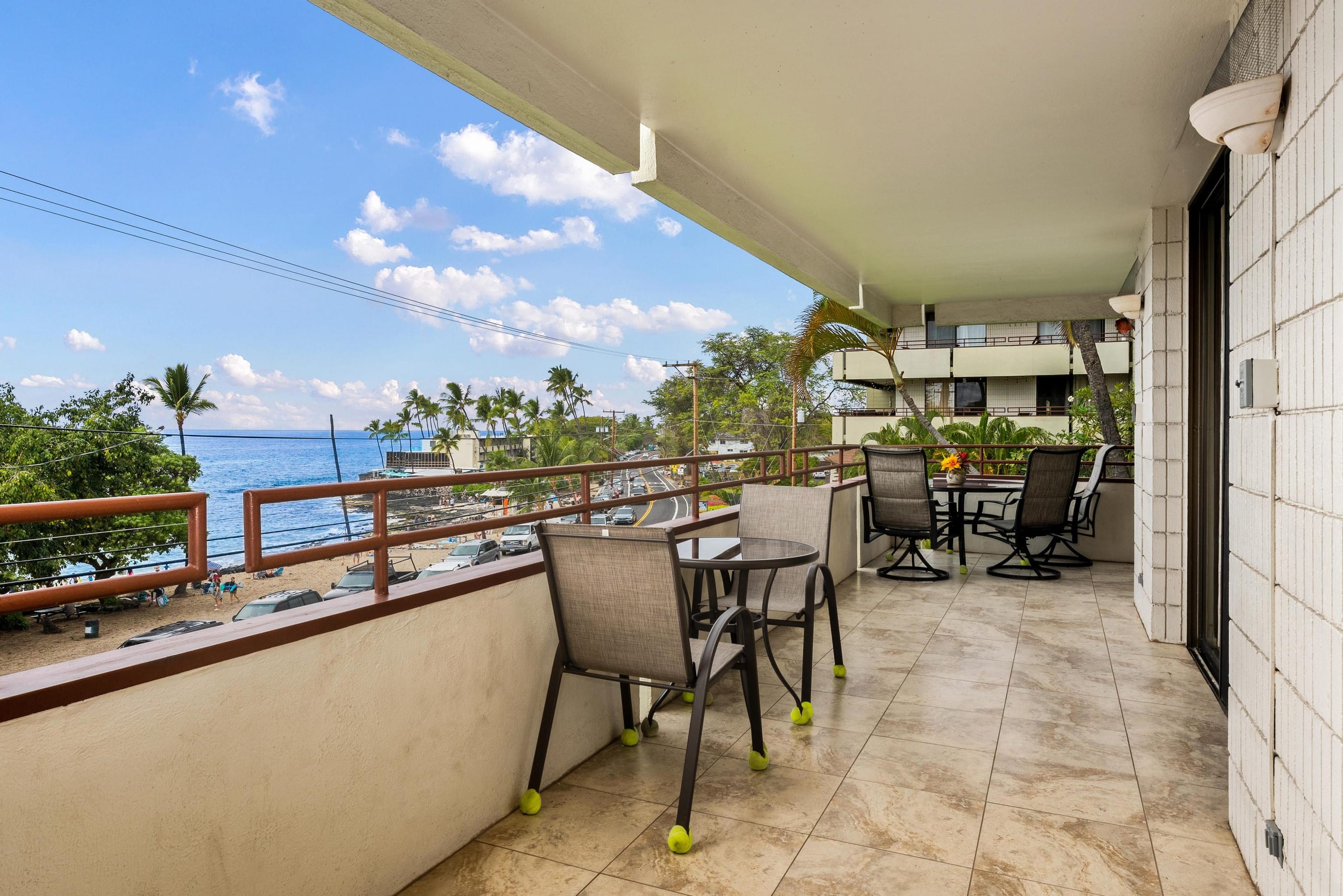 Condo in Kailua-Kona · ★4.64 · 2 bedrooms · 4 beds · 2 shared baths - Image 30