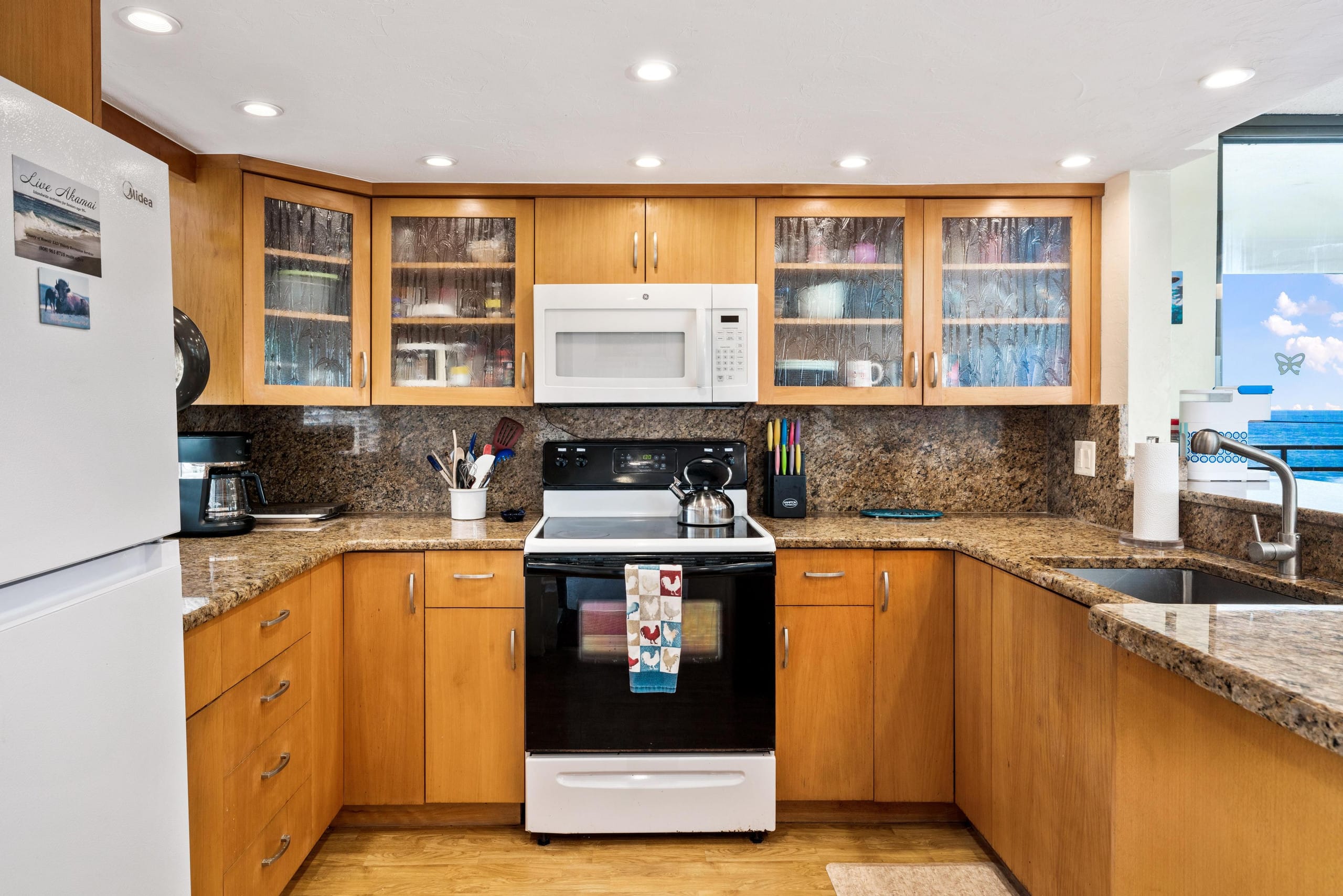 Condo in Kailua-Kona · ★4.64 · 2 bedrooms · 4 beds · 2 shared baths - Image 14
