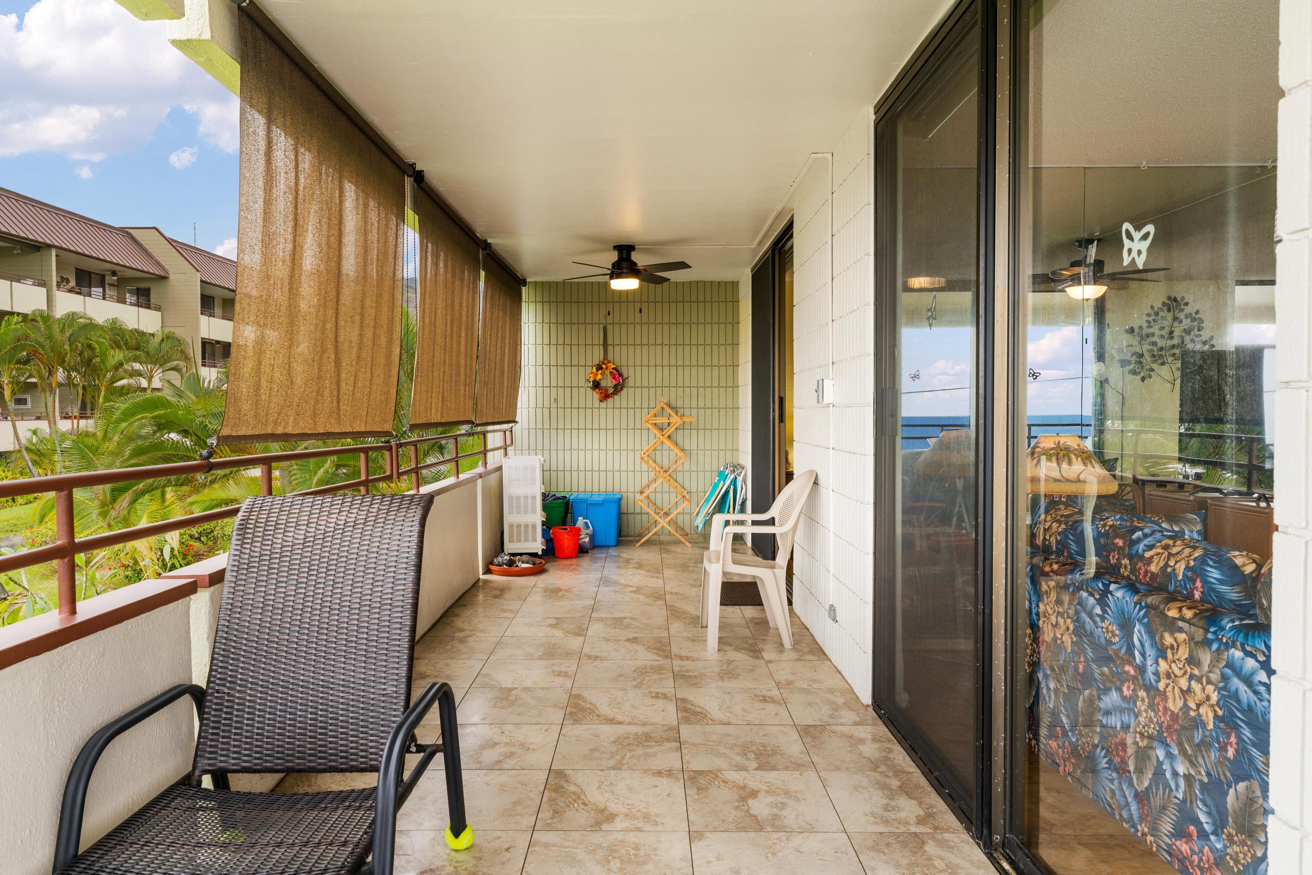 Condo in Kailua-Kona · ★4.64 · 2 bedrooms · 4 beds · 2 shared baths - Image 32