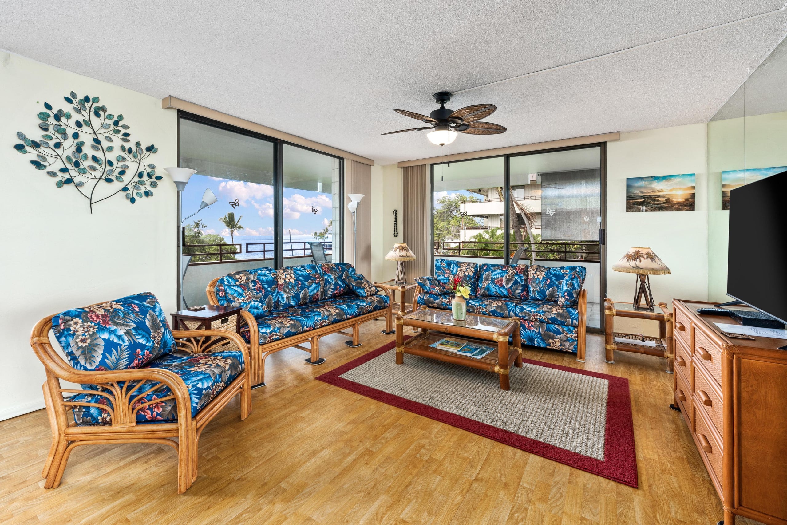 Condo in Kailua-Kona · ★4.64 · 2 bedrooms · 4 beds · 2 shared baths - Image 6