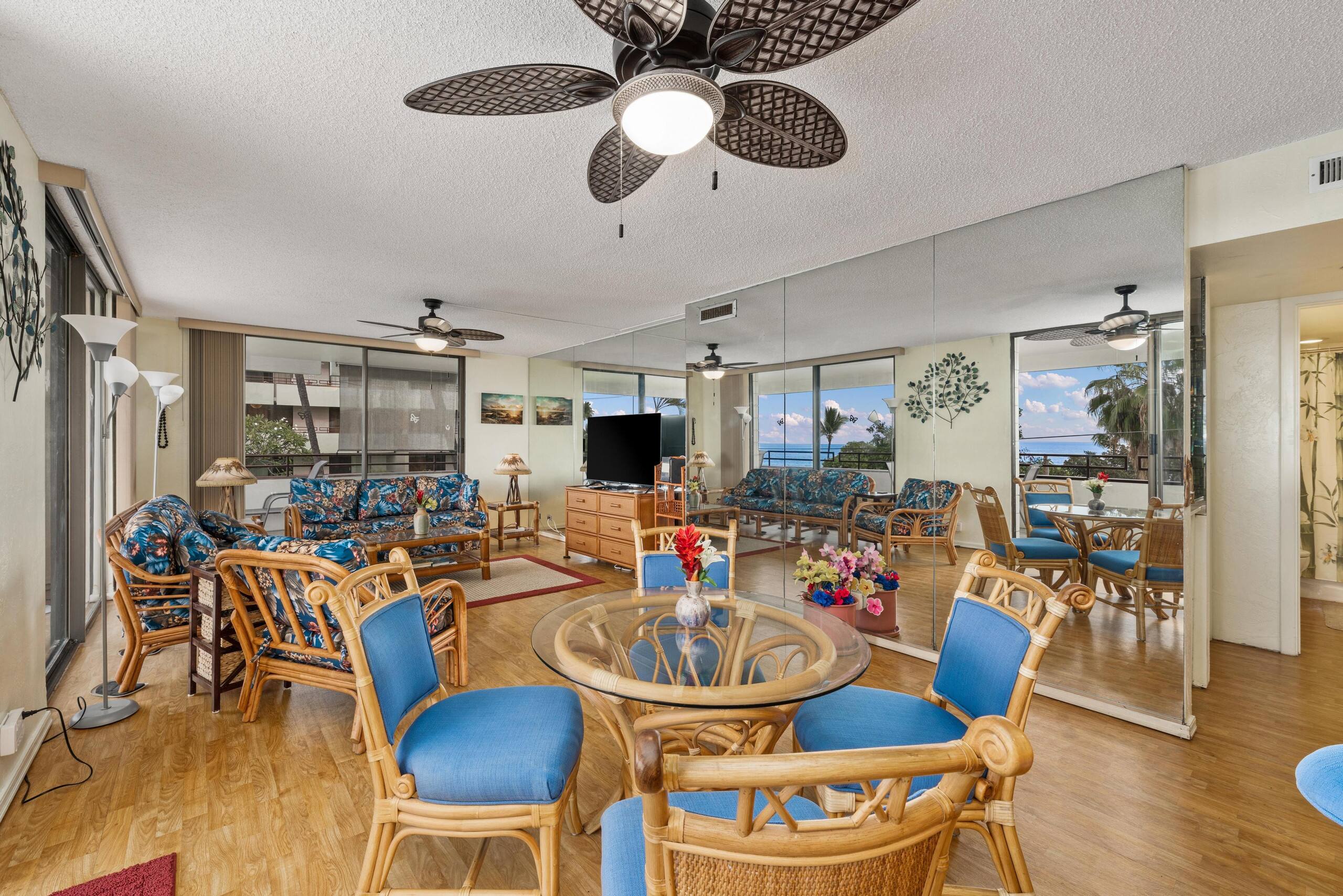 Condo in Kailua-Kona · ★4.64 · 2 bedrooms · 4 beds · 2 shared baths - Image 11