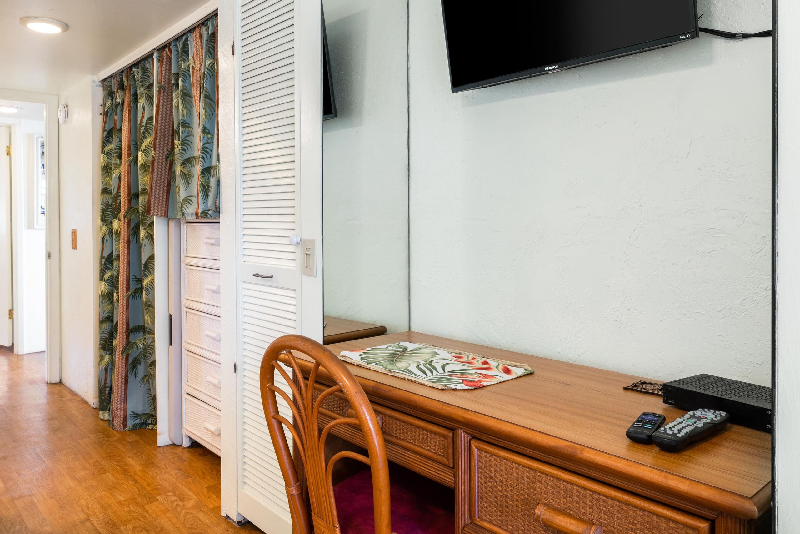 Condo in Kailua-Kona · ★4.64 · 2 bedrooms · 4 beds · 2 shared baths - Image 21