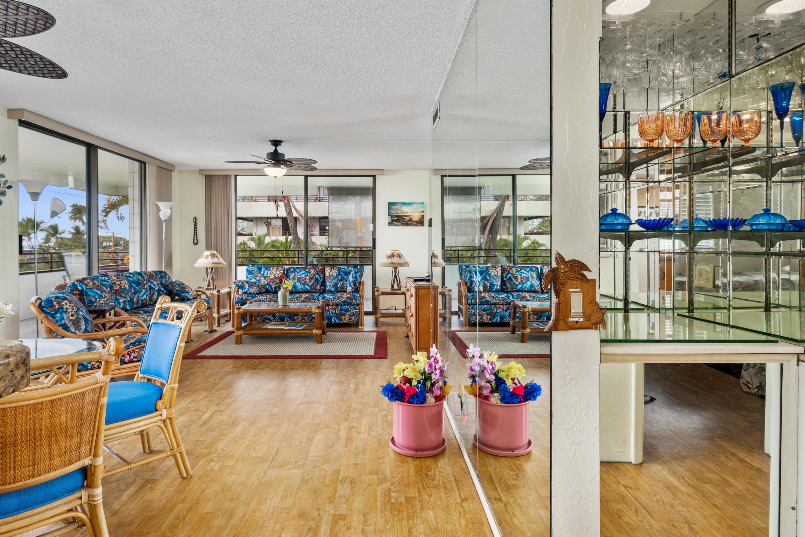 Condo in Kailua-Kona · ★4.64 · 2 bedrooms · 4 beds · 2 shared baths - Image 7