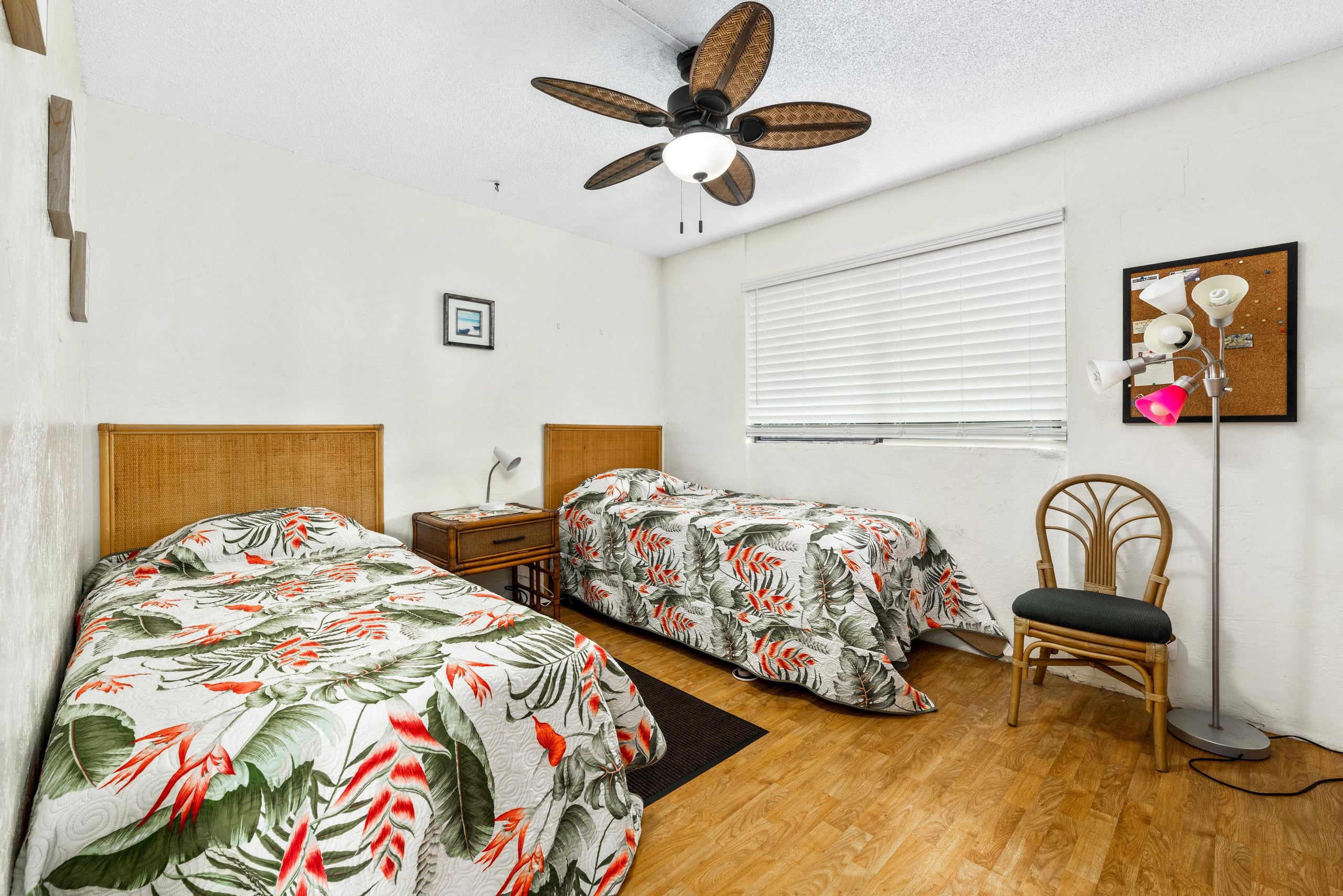 Condo in Kailua-Kona · ★4.64 · 2 bedrooms · 4 beds · 2 shared baths - Image 27
