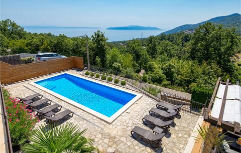 Awesome home in Veprinac with WiFi
