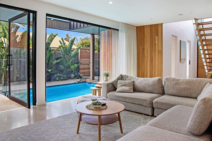 Wattlebird Escape – Heated Pool, Pizza Oven, Sleep