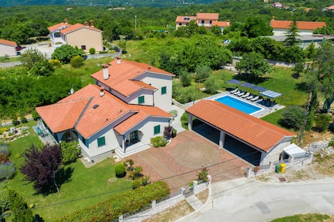 Top performing Airbnb: House Olive Grove with private pool and garden in Presika