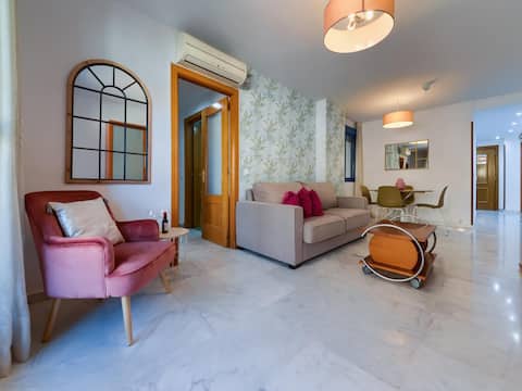 Top Airbnb: H2M Ayala 2 bedroom & terrace & 400 mts to Beach in Jardín De La Abadía