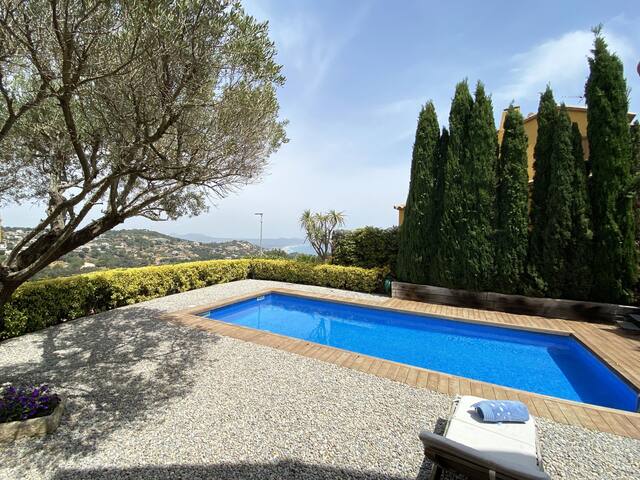 Holiday rental villa with swimming pool in Begur, gallery image 5