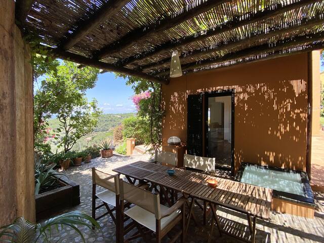 Holiday rental villa with swimming pool in Begur, gallery image 4