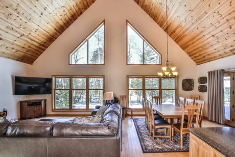 Oak Lane Lake House-Hiller Vacation Homes
