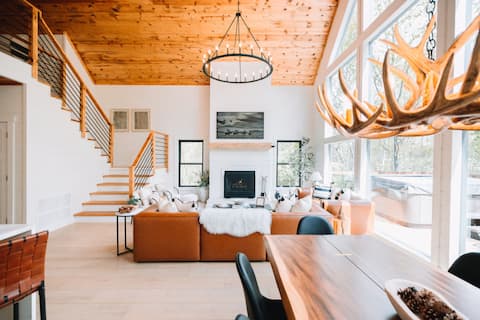 Mountain Luxury + Sauna | Hot Tub | Private Hiking