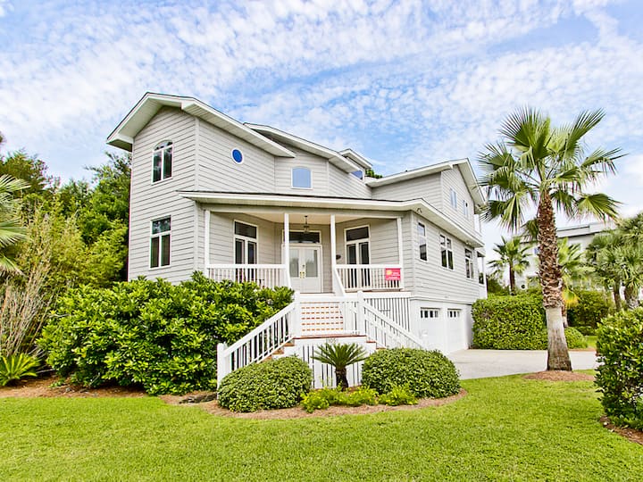 Baywatch | Steps To The Sand, Game Room, Bay View - Tybee Island, GA