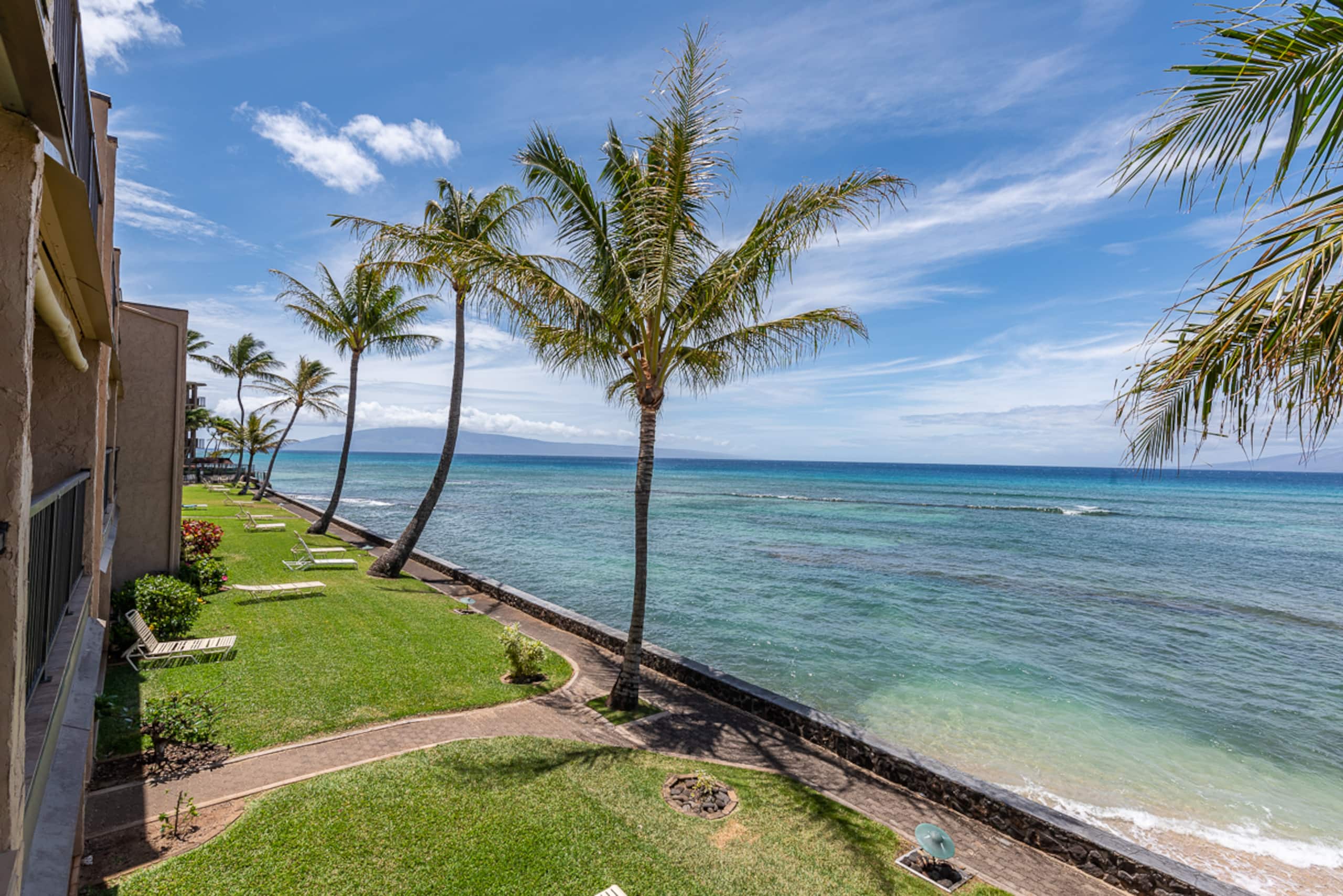 Condo in Lahaina · ★4.93 · 2 bedrooms · 3 beds · 2 baths - Image 35