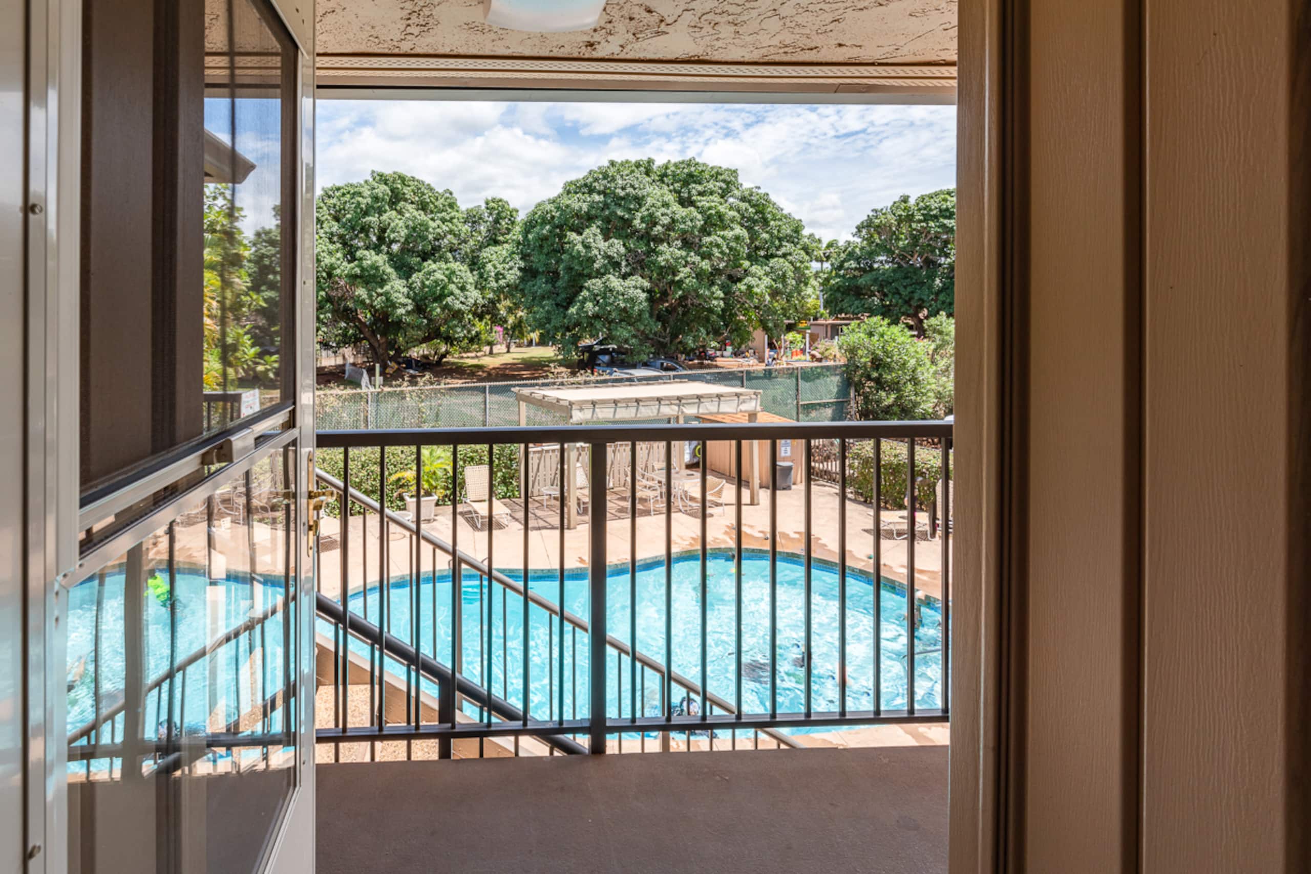 Condo in Lahaina · ★4.93 · 2 bedrooms · 3 beds · 2 baths - Image 34