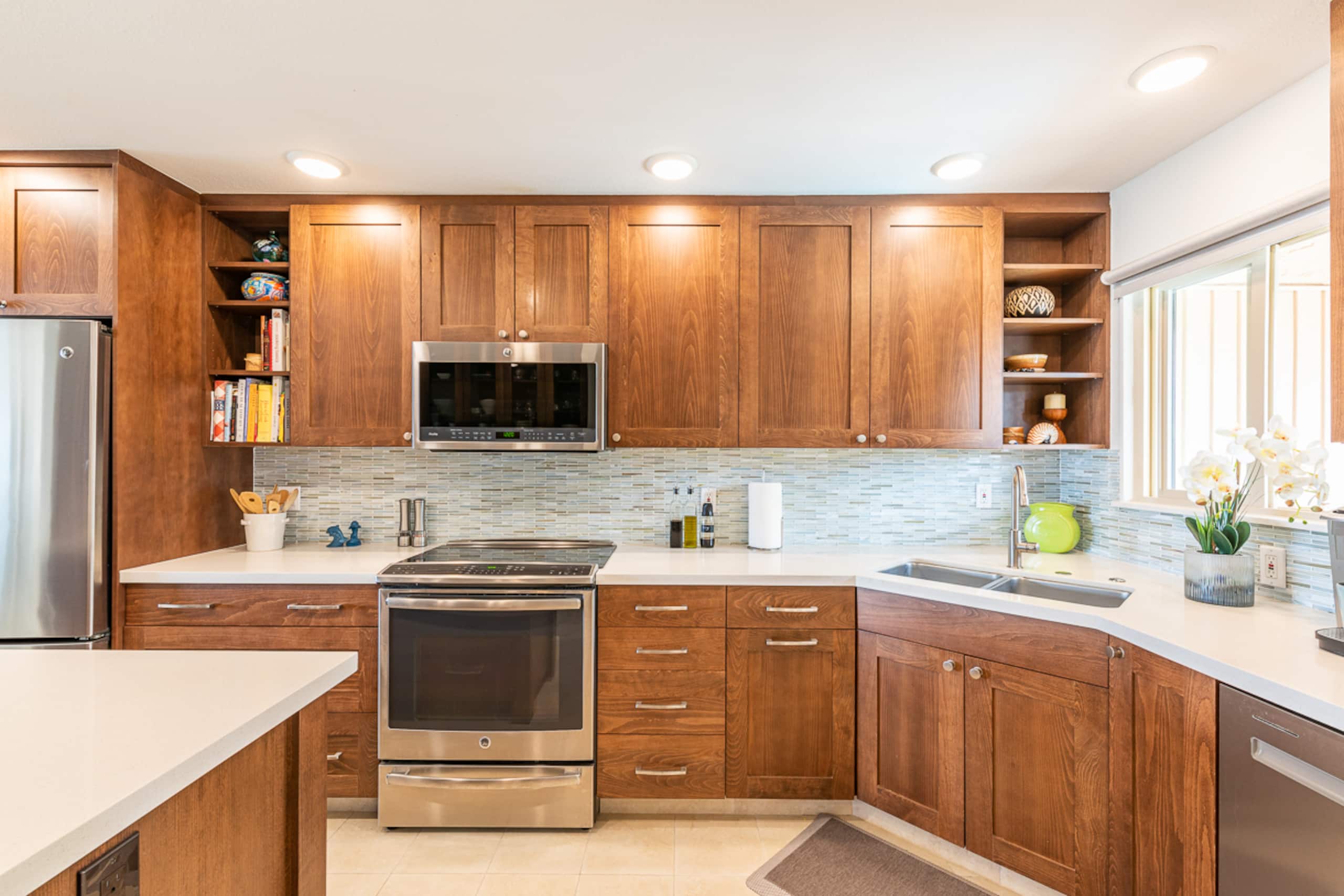 Condo in Lahaina · ★4.93 · 2 bedrooms · 3 beds · 2 baths - Image 13
