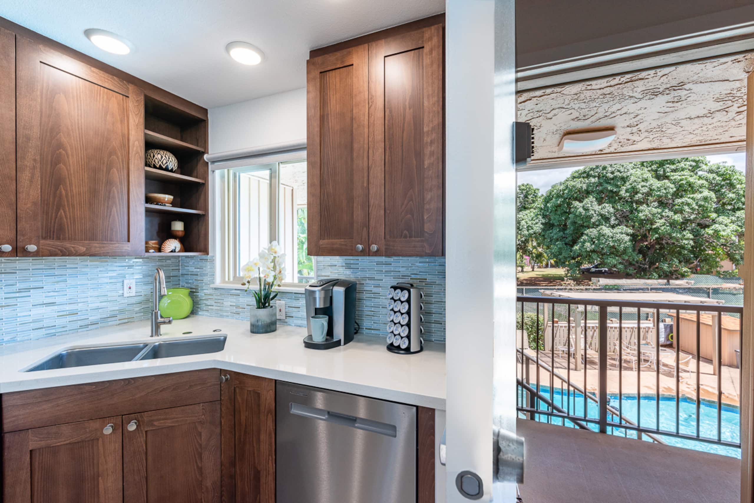 Condo in Lahaina · ★4.93 · 2 bedrooms · 3 beds · 2 baths - Image 11