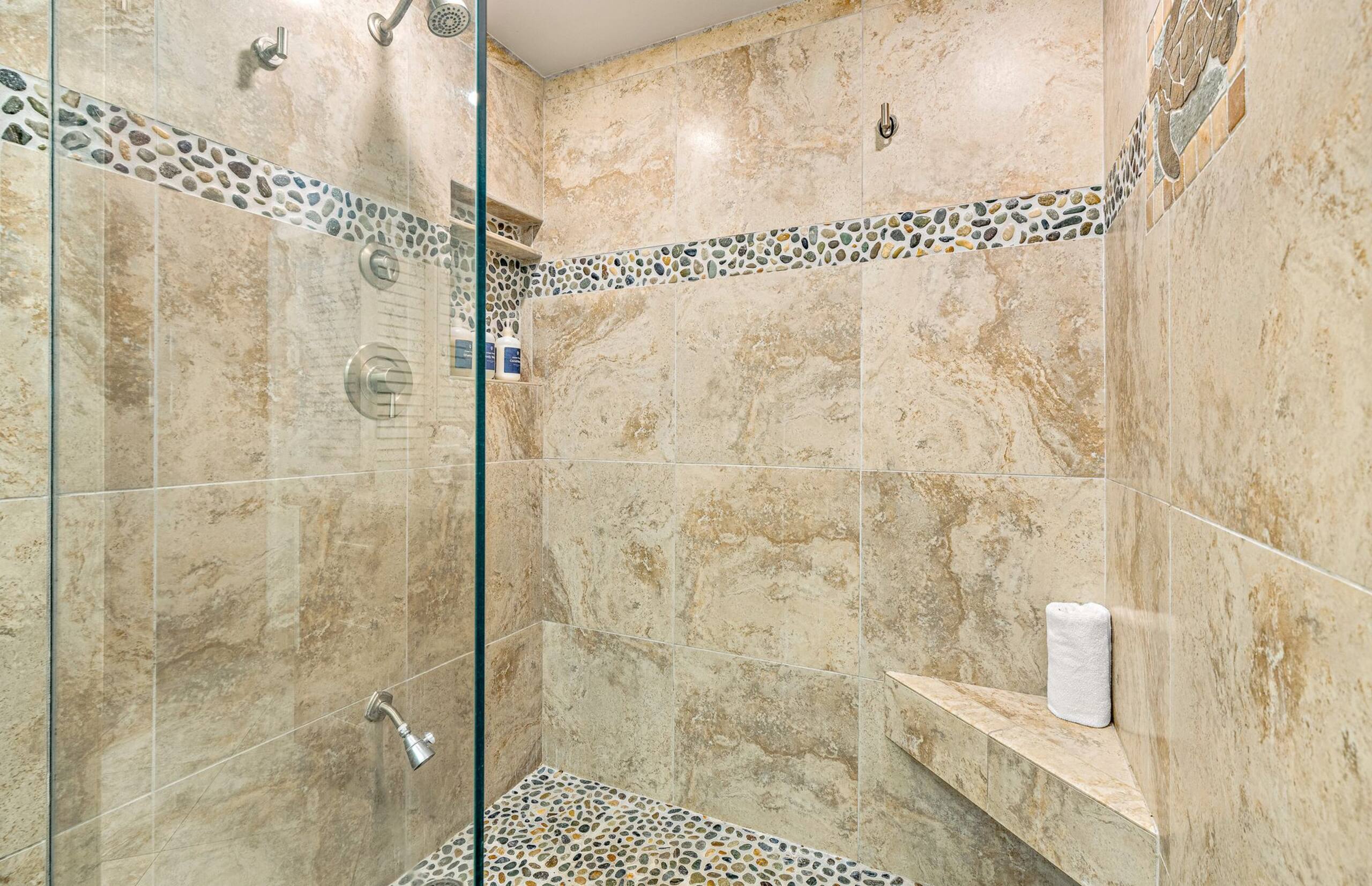 Condo in Lahaina · ★4.82 · 1 bedroom · 2 beds · 2 baths - Image 25