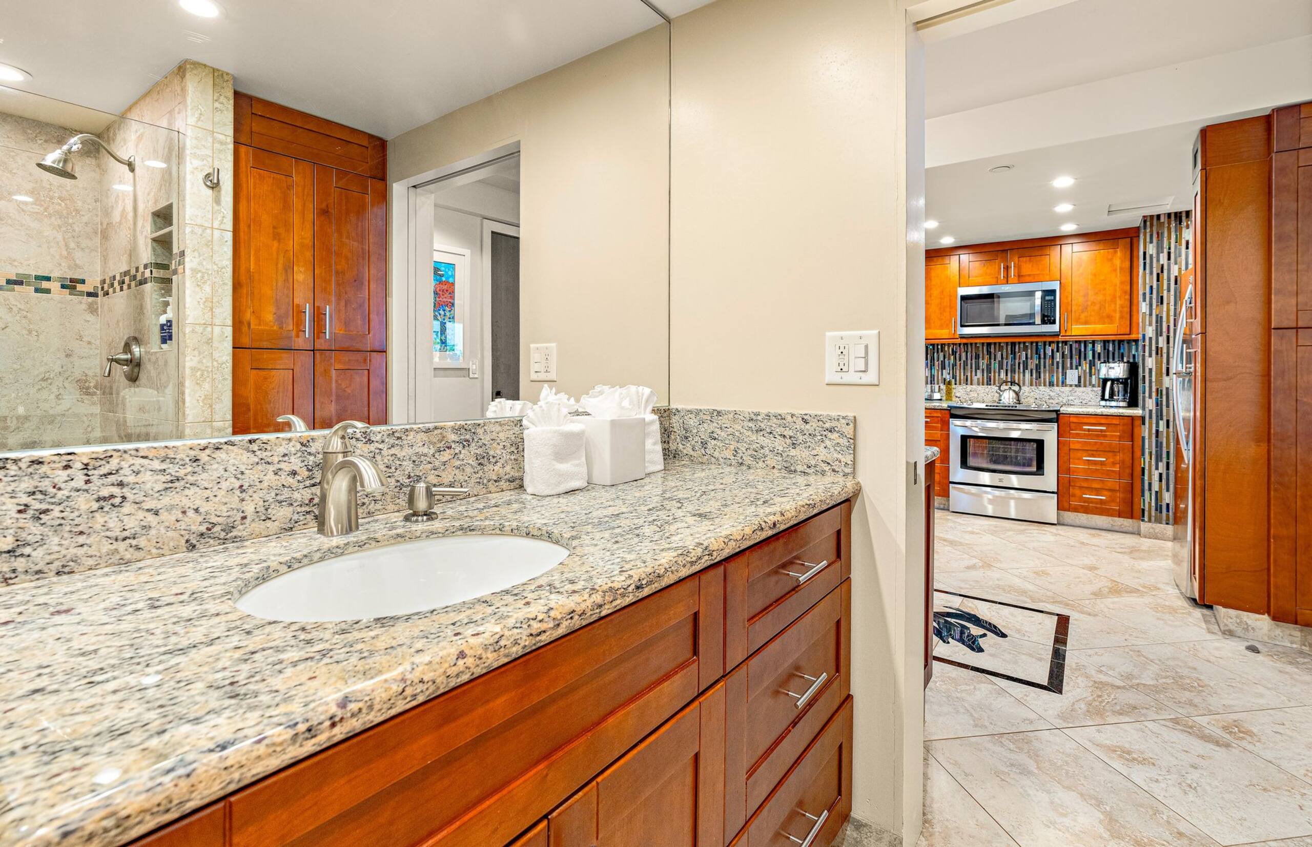 Condo in Lahaina · ★4.82 · 1 bedroom · 2 beds · 2 baths - Image 16