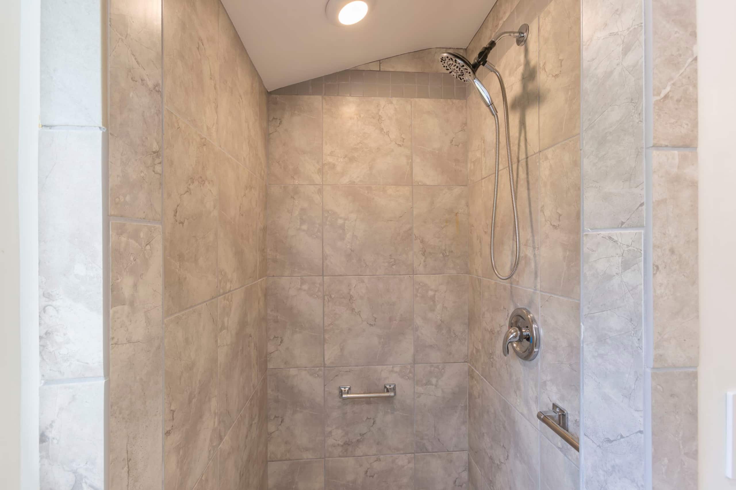 Condo in Lahaina · ★4.79 · 3 bedrooms · 5 beds · 3 shared baths - Image 26