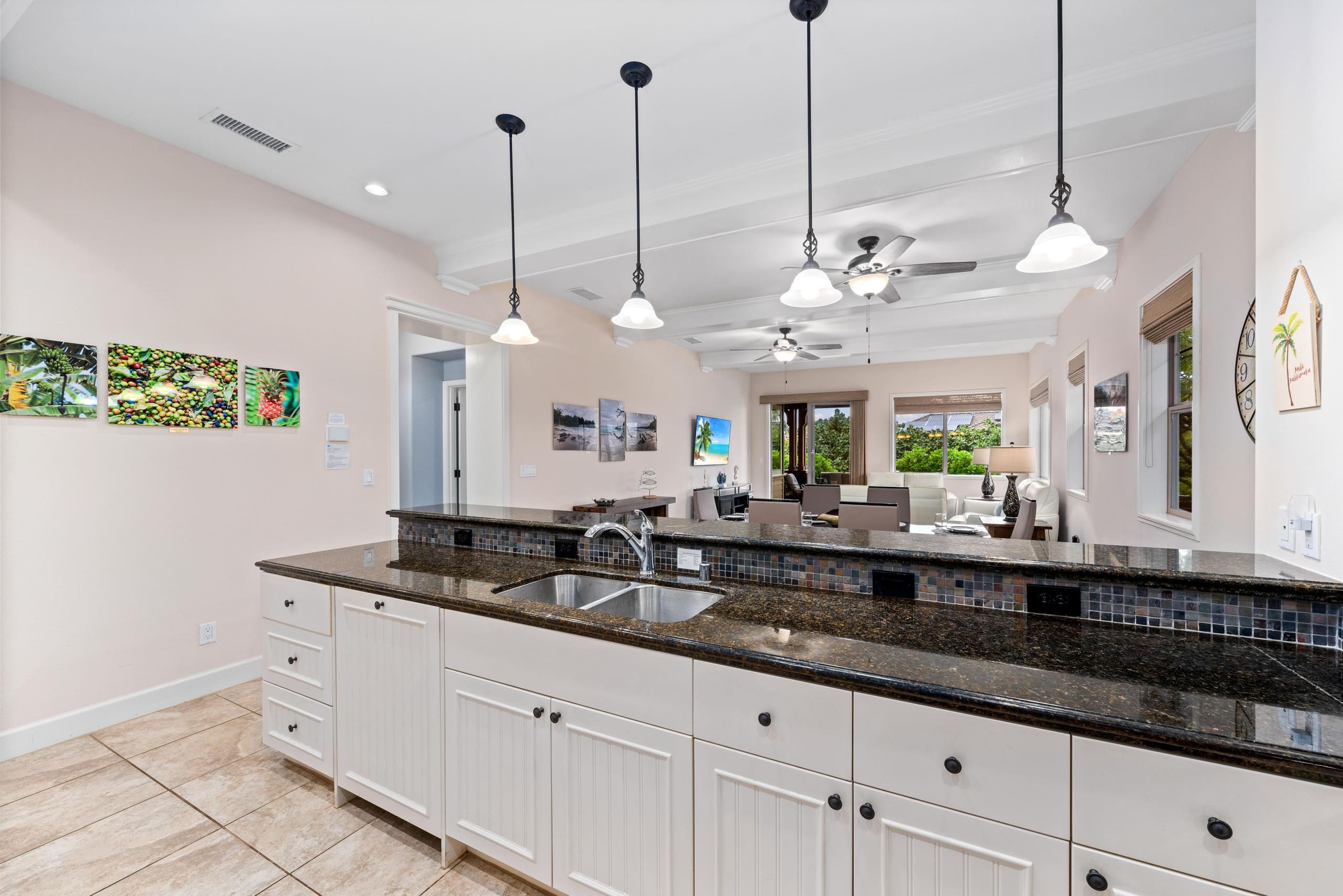 Townhouse in Waimea · ★4.97 · 3 bedrooms · 5 beds · 2.5 baths - Image 11