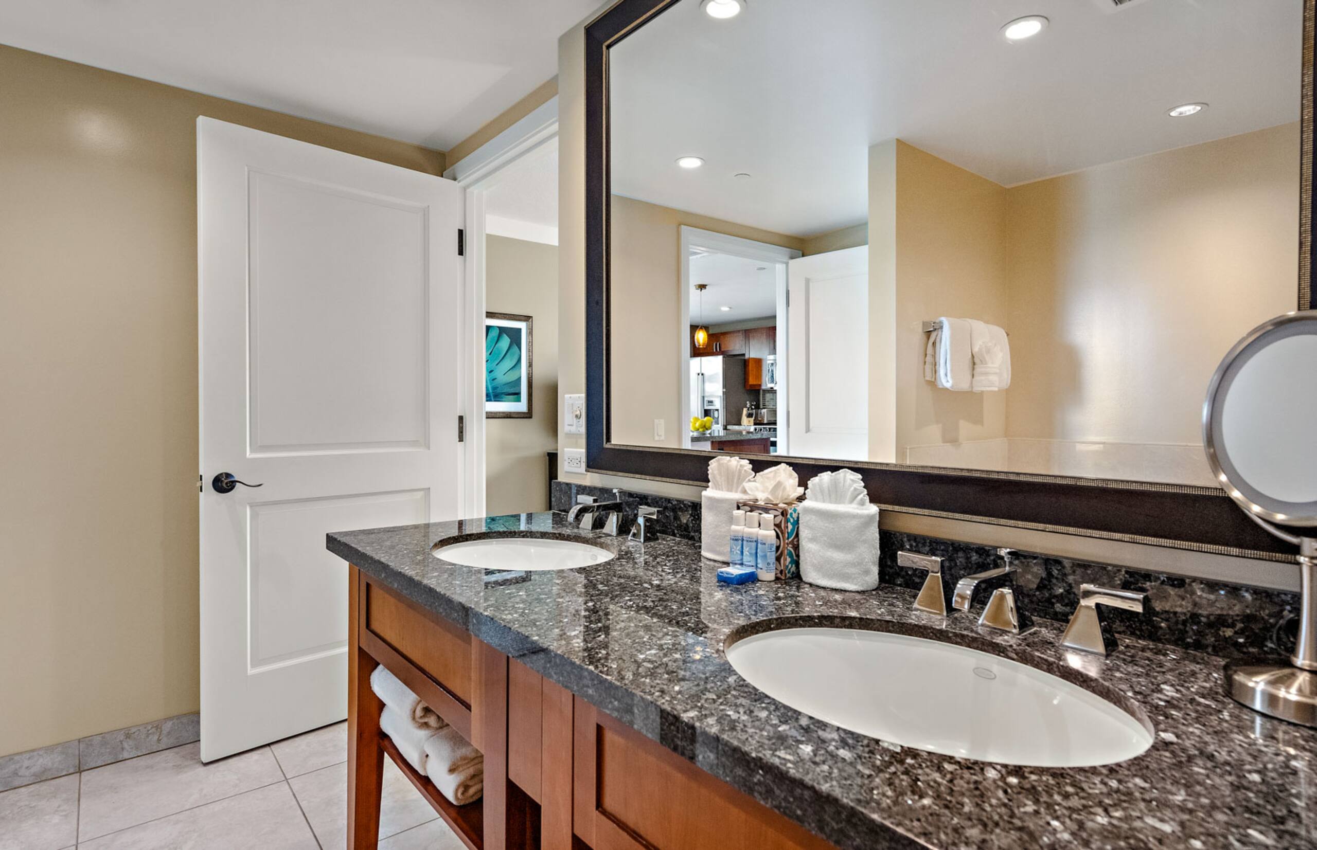 Condo in Lahaina · ★4.44 · 2 bedrooms · 3 beds · 2 baths - Image 26