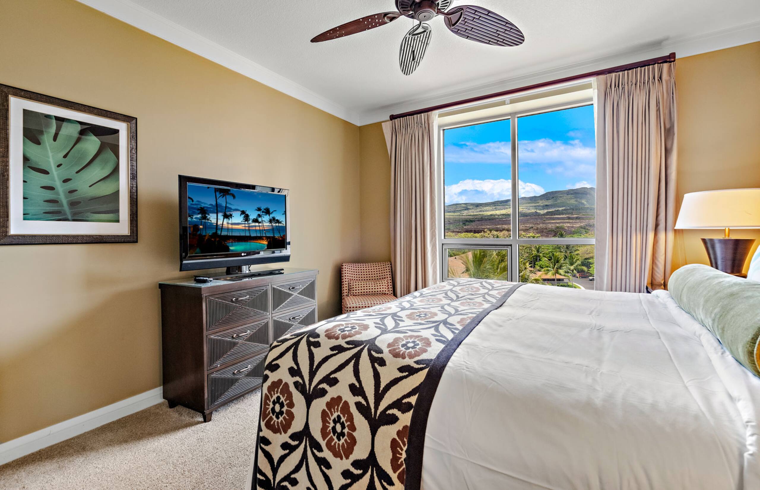 Condo in Lahaina · ★4.44 · 2 bedrooms · 3 beds · 2 baths - Image 25
