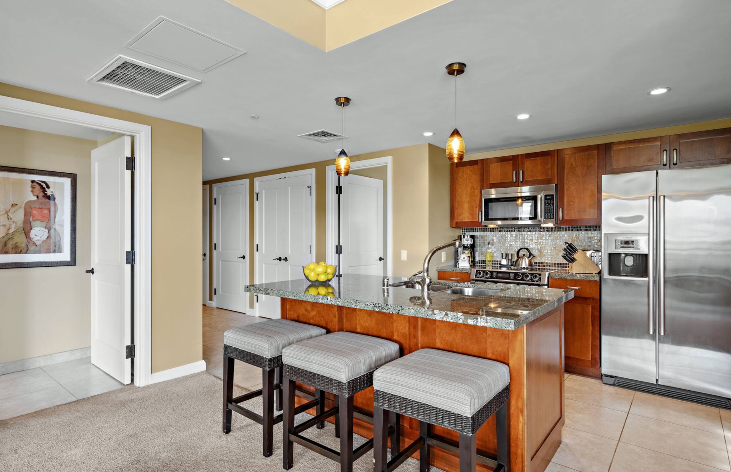 Condo in Lahaina · ★4.44 · 2 bedrooms · 3 beds · 2 baths - Image 9
