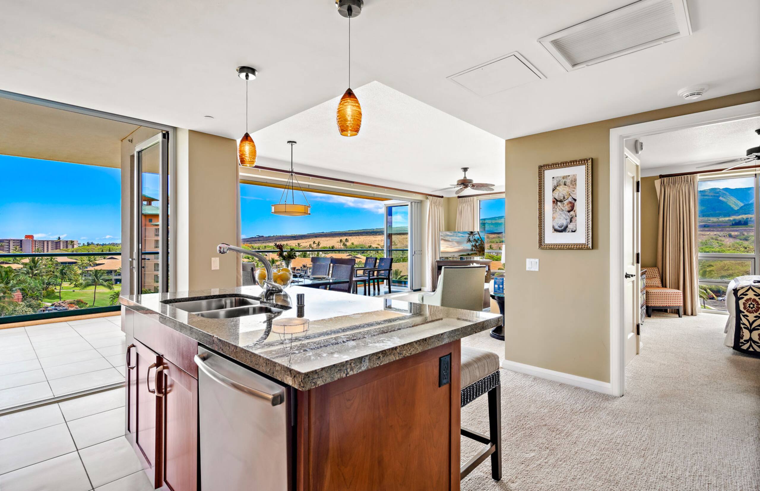 Condo in Lahaina · ★4.44 · 2 bedrooms · 3 beds · 2 baths - Image 2