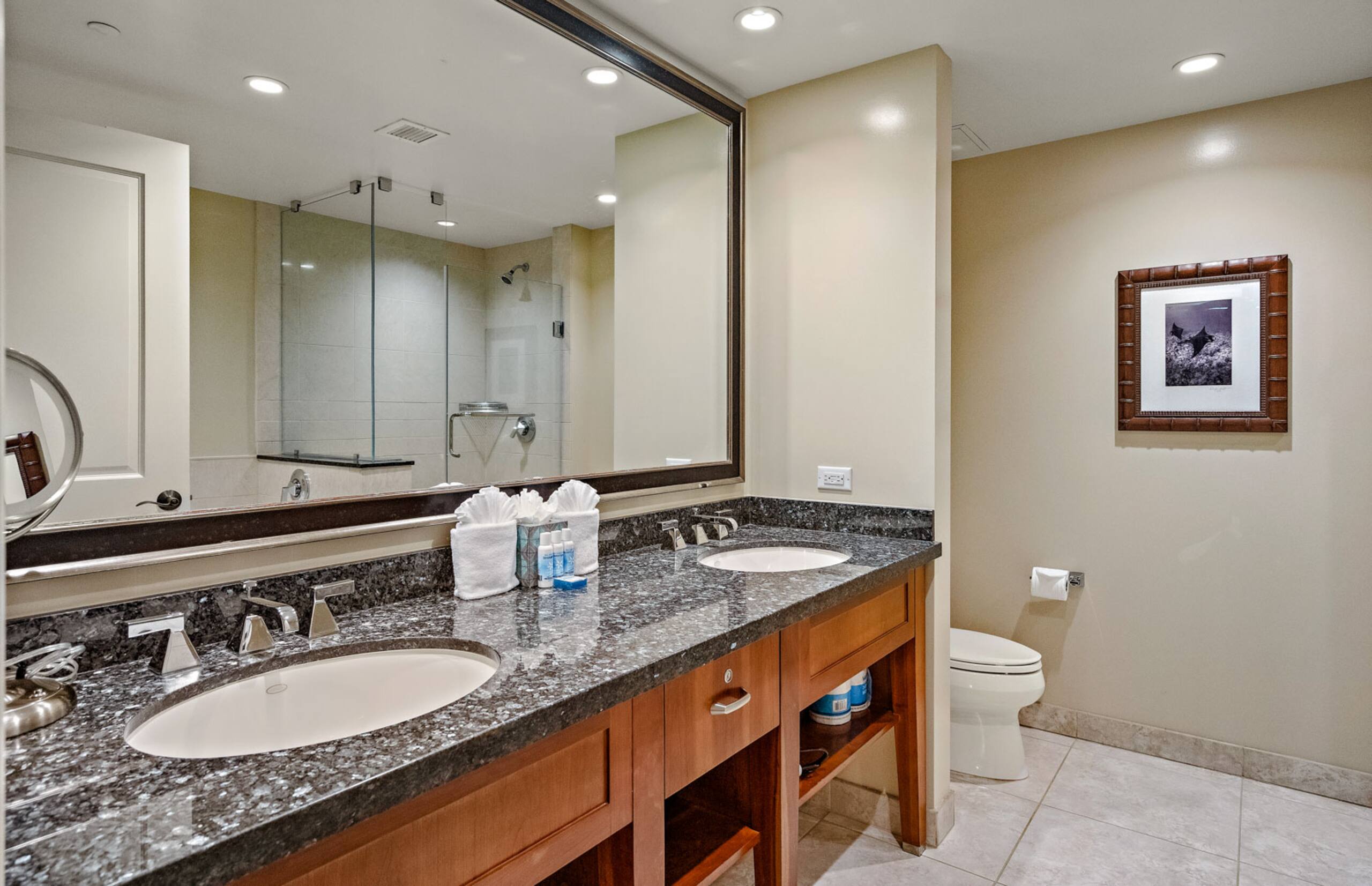 Condo in Lahaina · ★4.44 · 2 bedrooms · 3 beds · 2 baths - Image 21