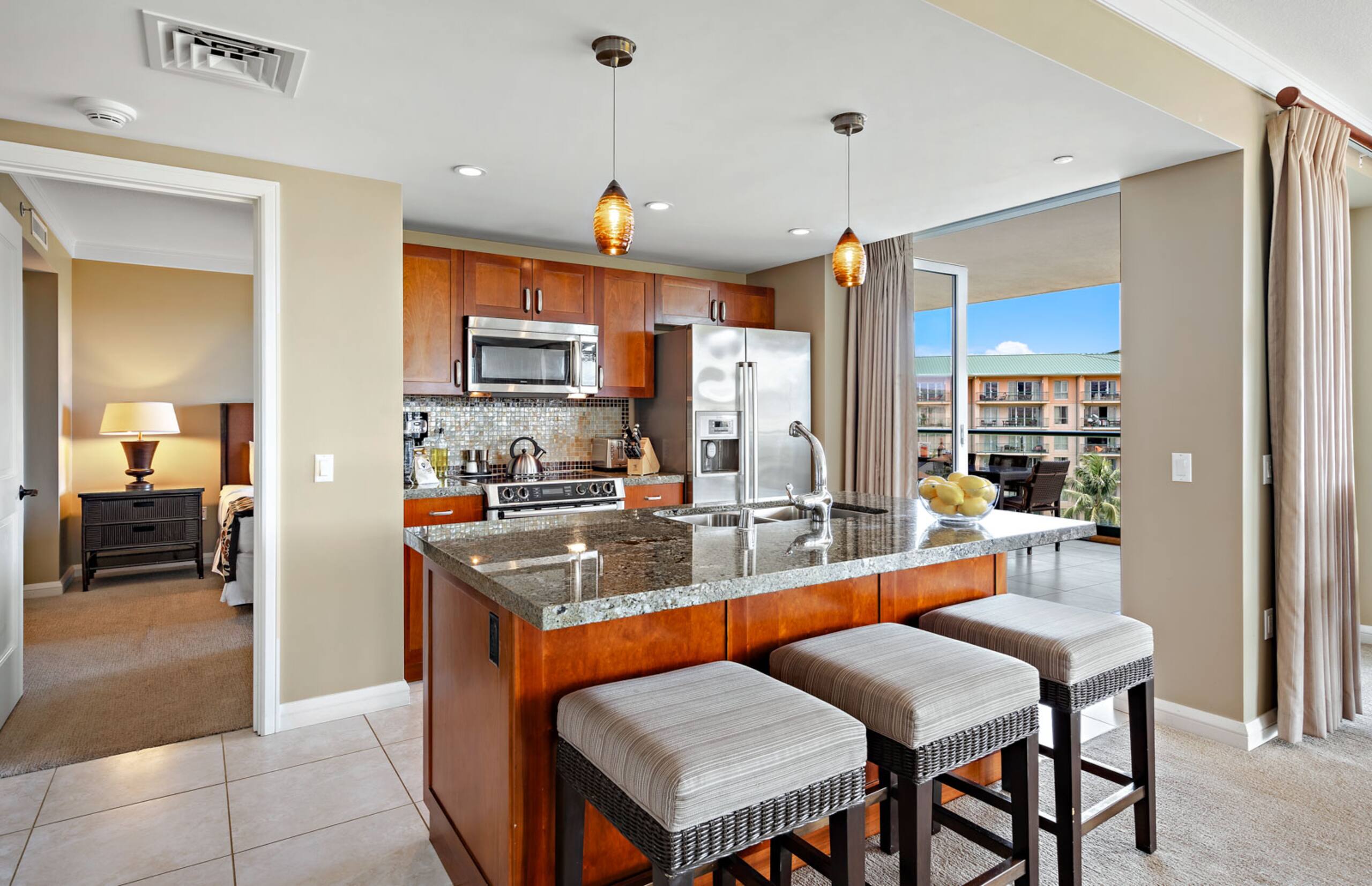 Condo in Lahaina · ★4.44 · 2 bedrooms · 3 beds · 2 baths - Image 8