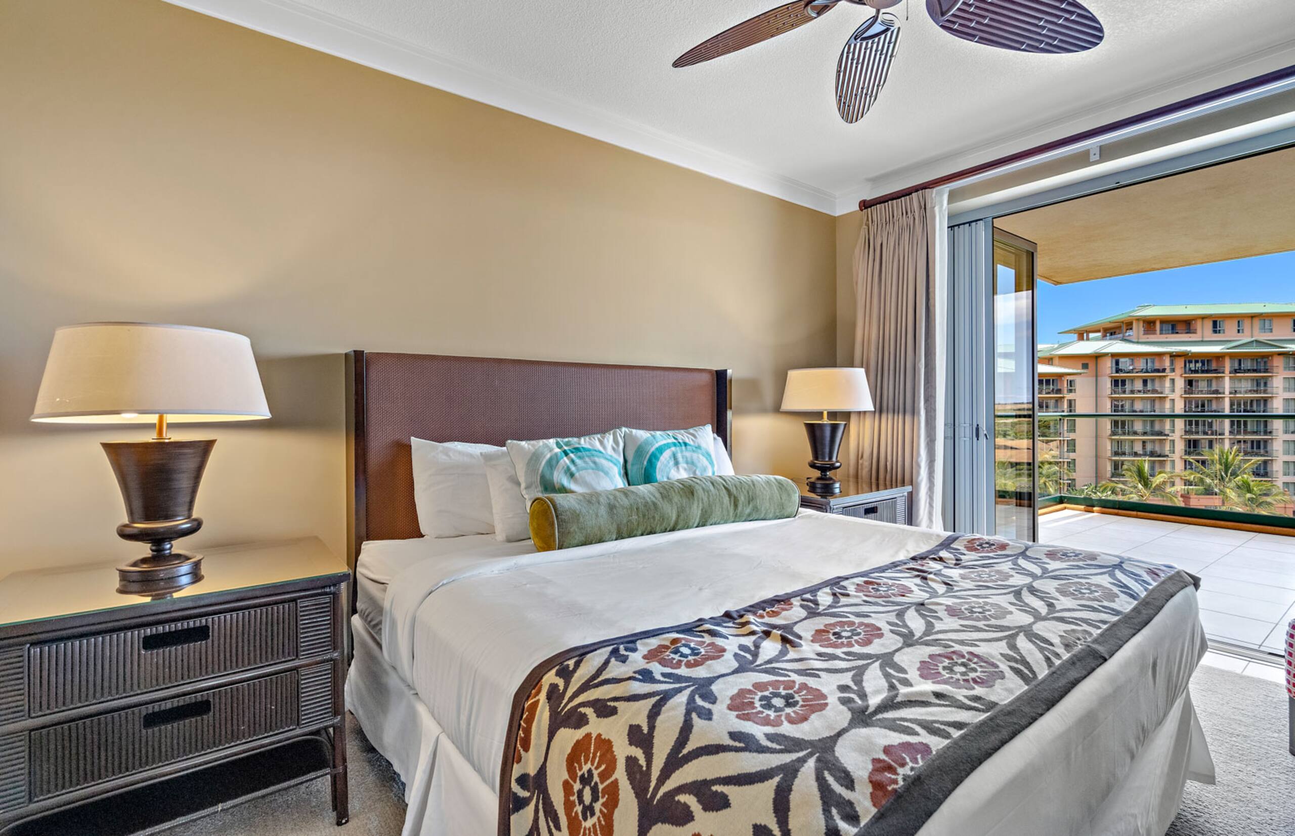 Condo in Lahaina · ★4.44 · 2 bedrooms · 3 beds · 2 baths - Image 17