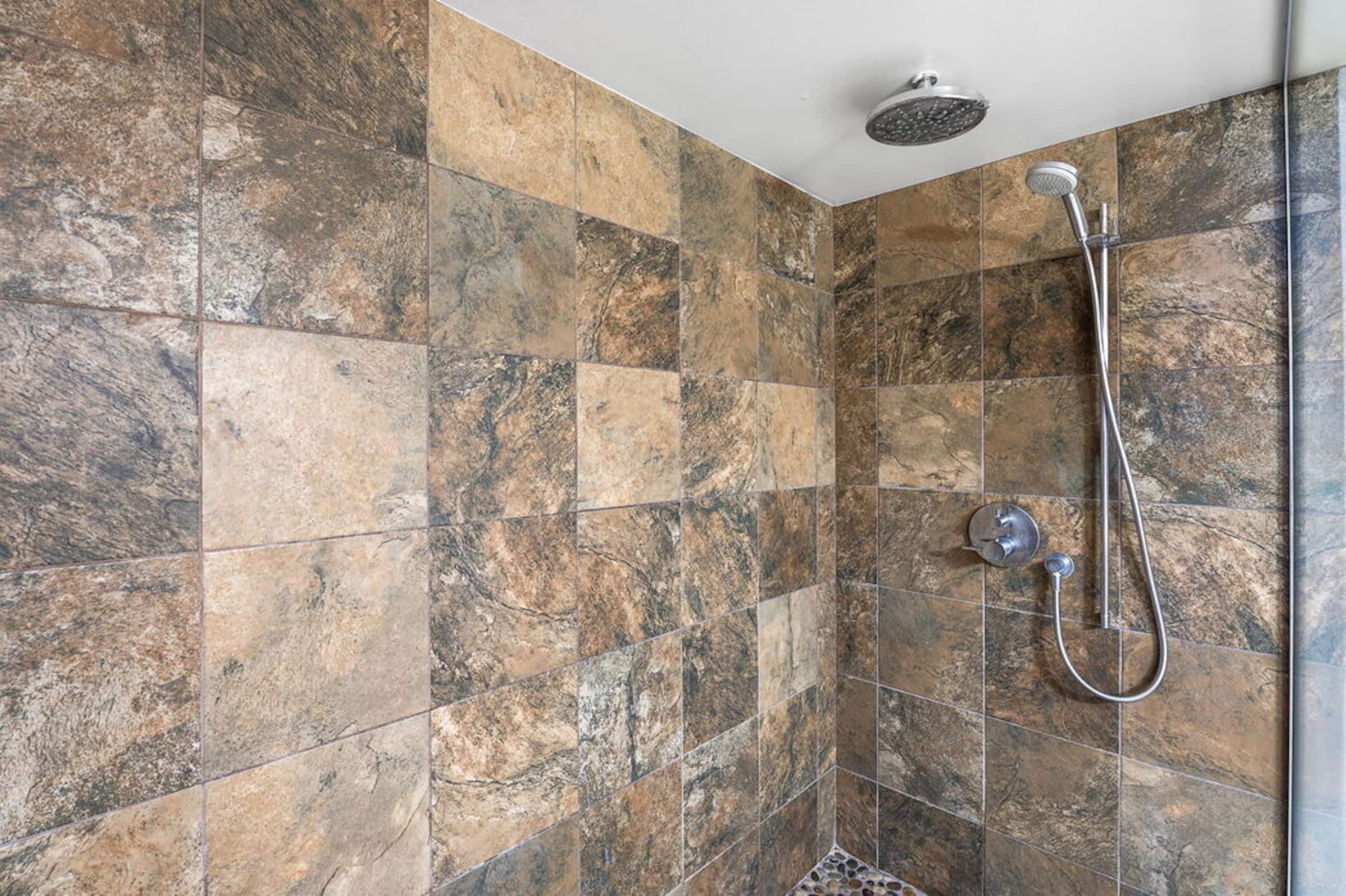 Condo in Kailua-Kona · ★4.89 · 1 bedroom · 2 beds · 2 private baths - Image 24