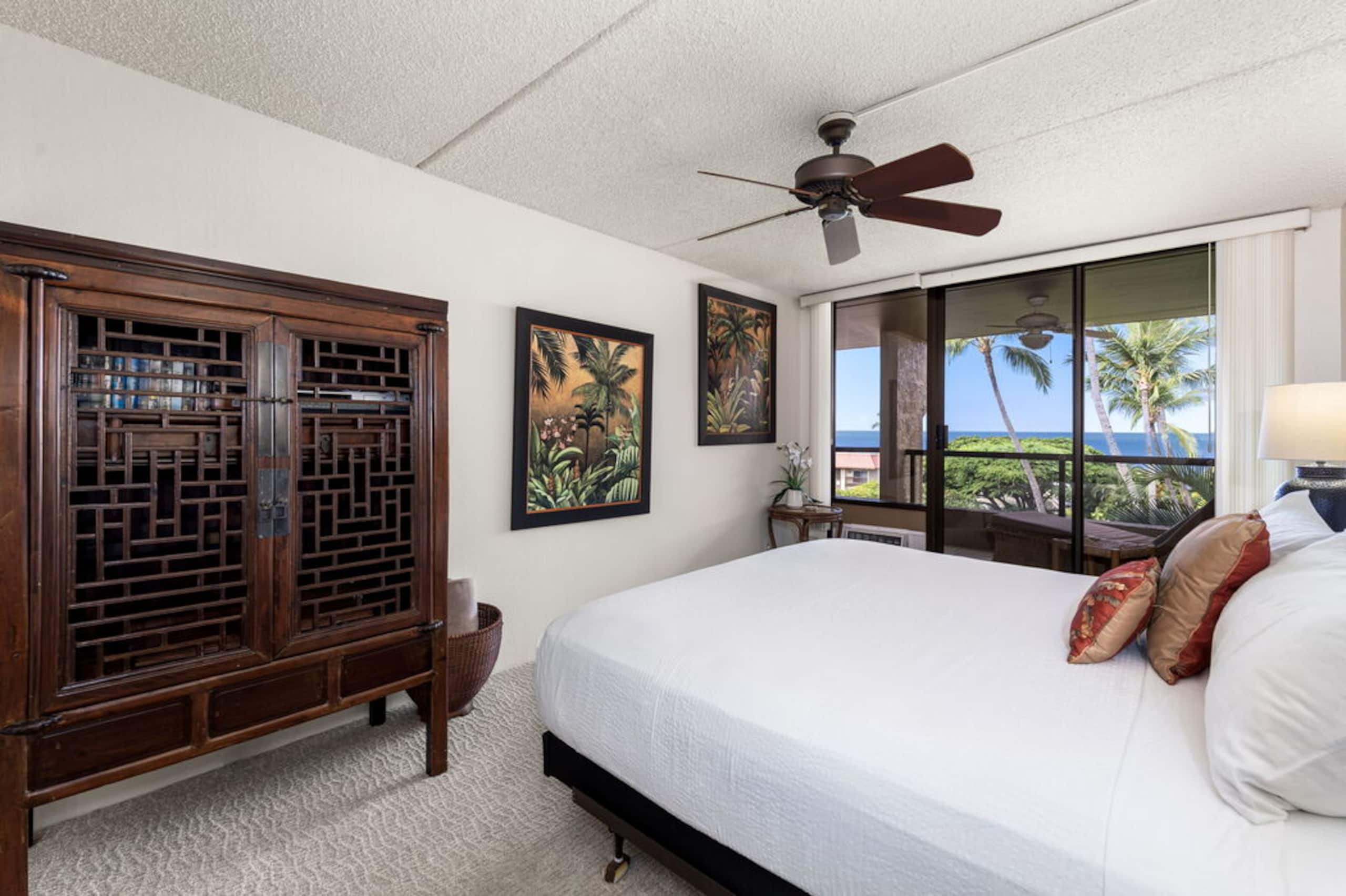 Condo in Kailua-Kona · ★4.89 · 1 bedroom · 2 beds · 2 private baths - Image 4