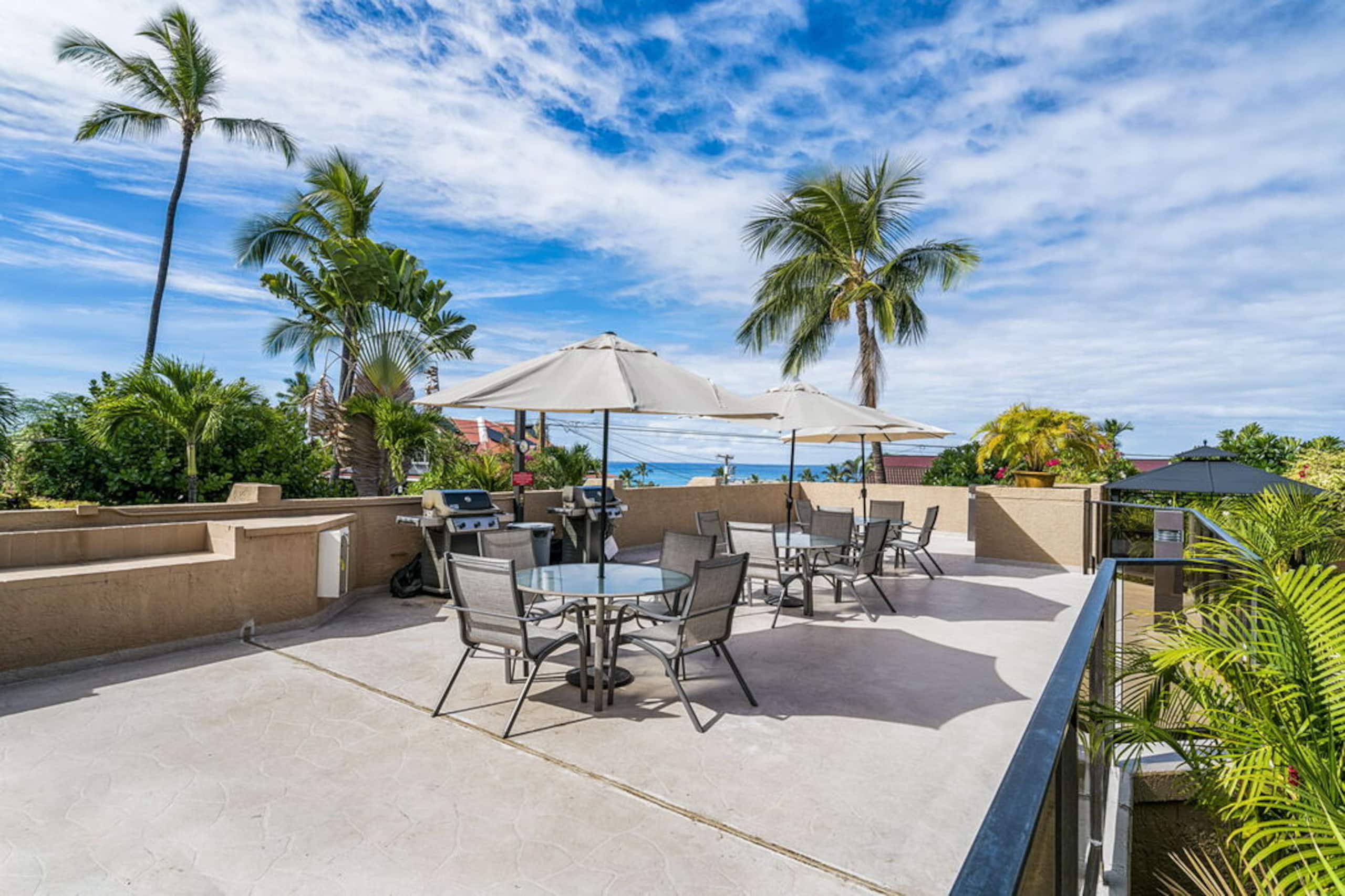 Condo in Kailua-Kona · ★4.89 · 1 bedroom · 2 beds · 2 private baths - Image 33